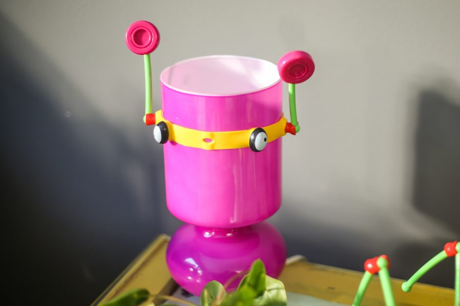 Waving Lamp, a toy made with Toyi